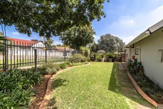 3 Bedroom Property for Sale in Brackendowns Gauteng