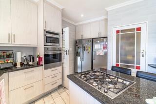 3 Bedroom Property for Sale in Brackendowns Gauteng