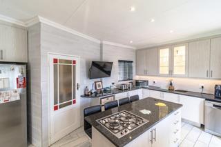 3 Bedroom Property for Sale in Brackendowns Gauteng