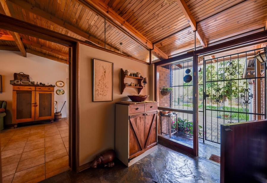 4 Bedroom Property for Sale in Waverley Gauteng