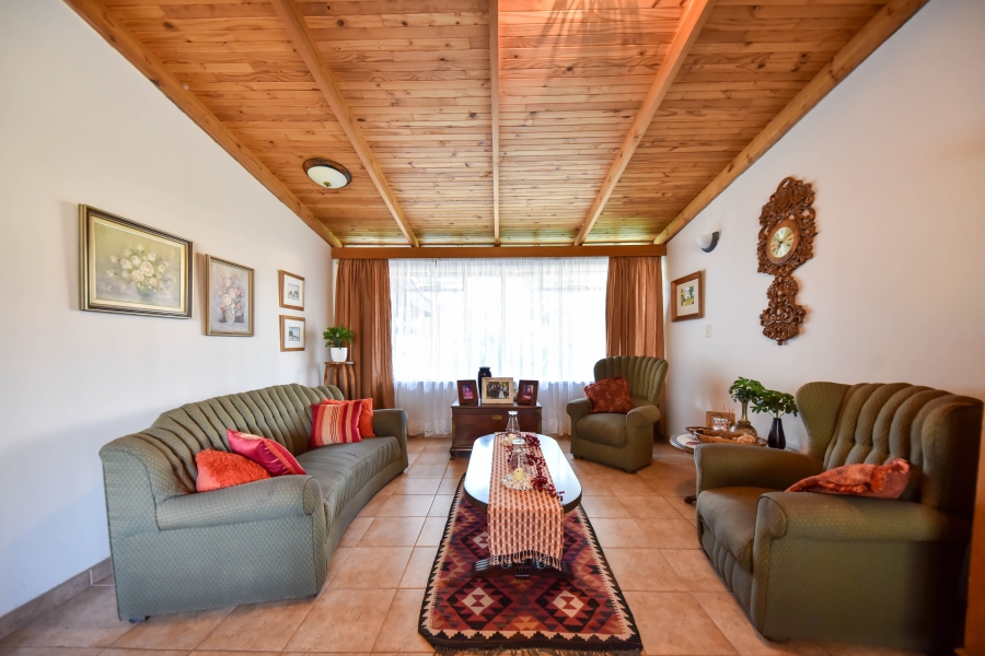 4 Bedroom Property for Sale in Waverley Gauteng