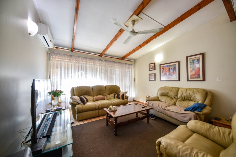 4 Bedroom Property for Sale in Waverley Gauteng
