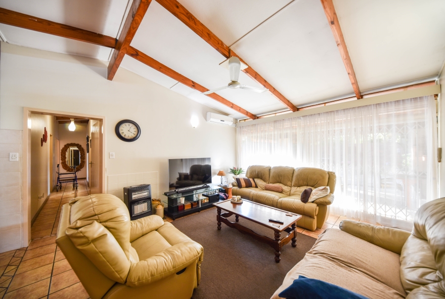4 Bedroom Property for Sale in Waverley Gauteng