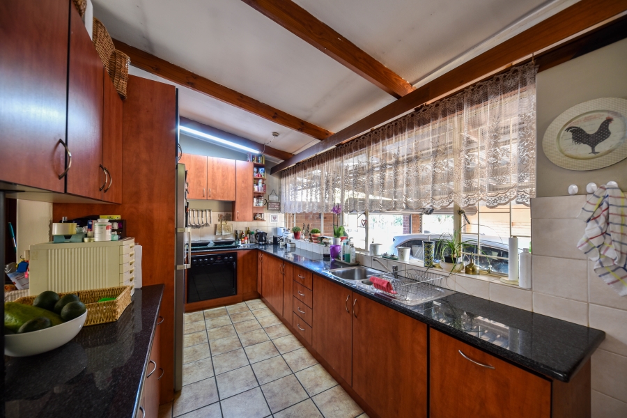 4 Bedroom Property for Sale in Waverley Gauteng
