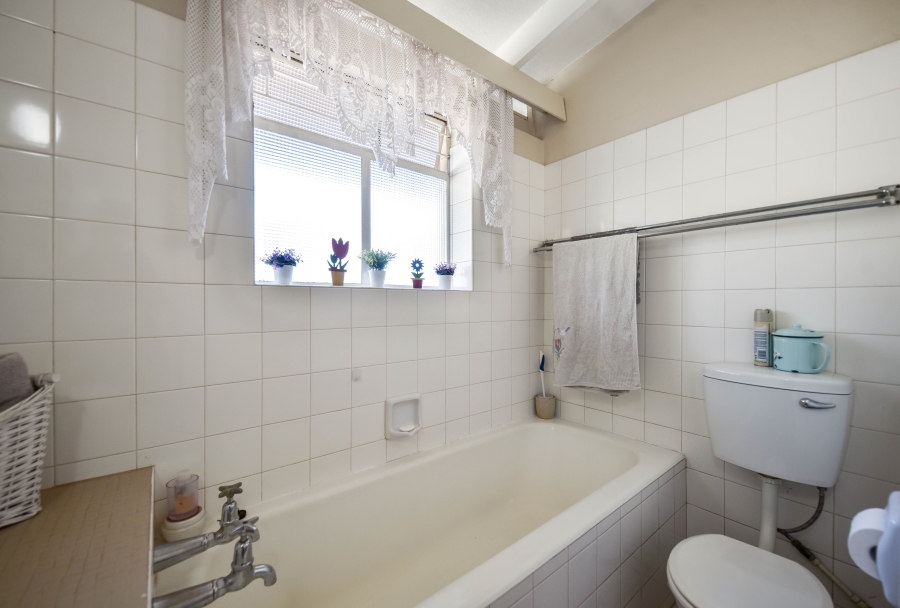 4 Bedroom Property for Sale in Waverley Gauteng