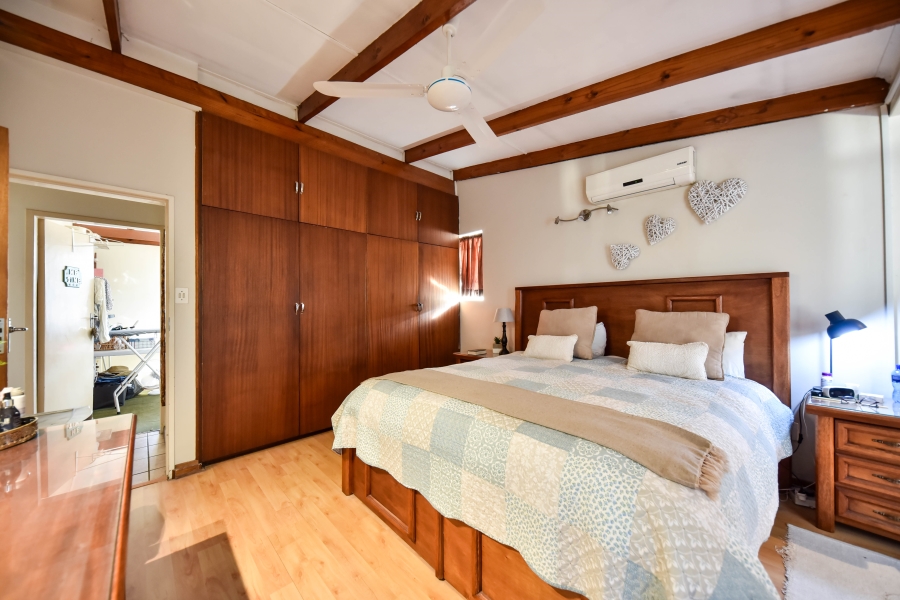 4 Bedroom Property for Sale in Waverley Gauteng