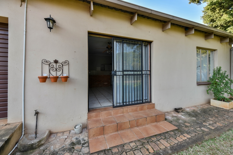 4 Bedroom Property for Sale in Waverley Gauteng