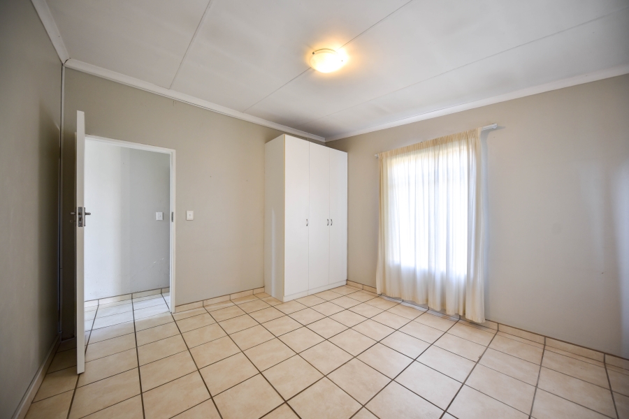 4 Bedroom Property for Sale in Waverley Gauteng
