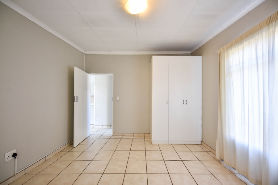 4 Bedroom Property for Sale in Waverley Gauteng