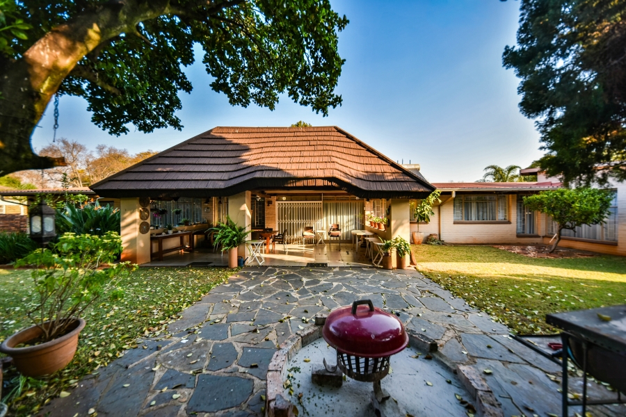 4 Bedroom Property for Sale in Waverley Gauteng
