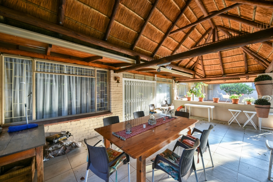 4 Bedroom Property for Sale in Waverley Gauteng