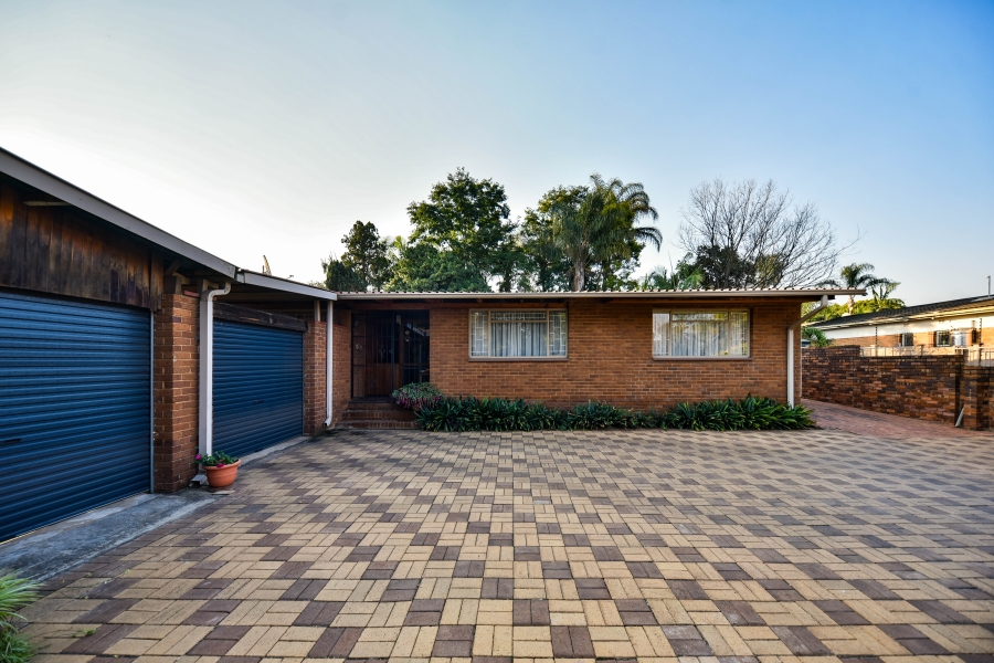 4 Bedroom Property for Sale in Waverley Gauteng