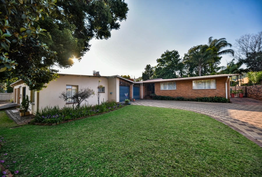 4 Bedroom Property for Sale in Waverley Gauteng