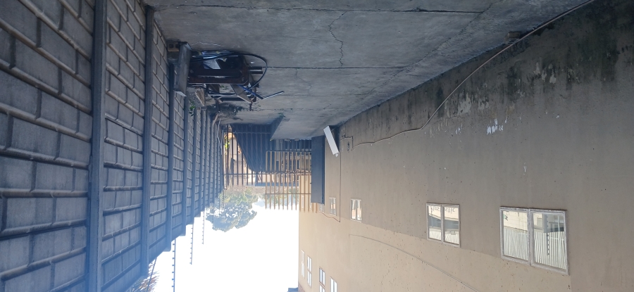 To Let Commercial Property for Rent in Kew Industrial Gauteng