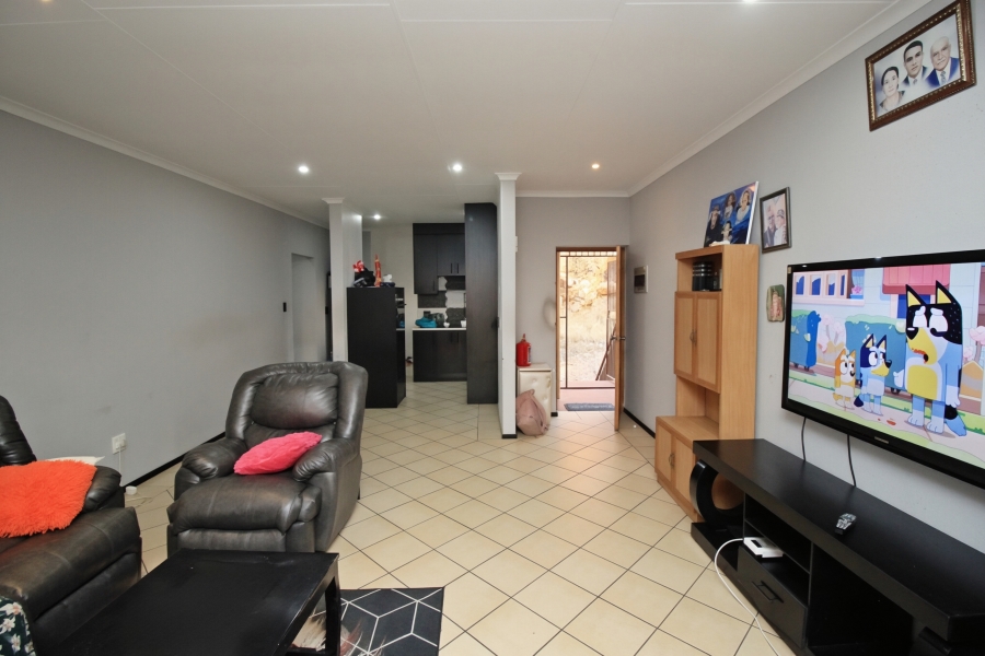 To Let 2 Bedroom Property for Rent in Sunnyrock Gauteng