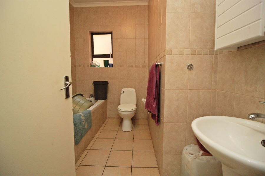 To Let 2 Bedroom Property for Rent in Sunnyrock Gauteng
