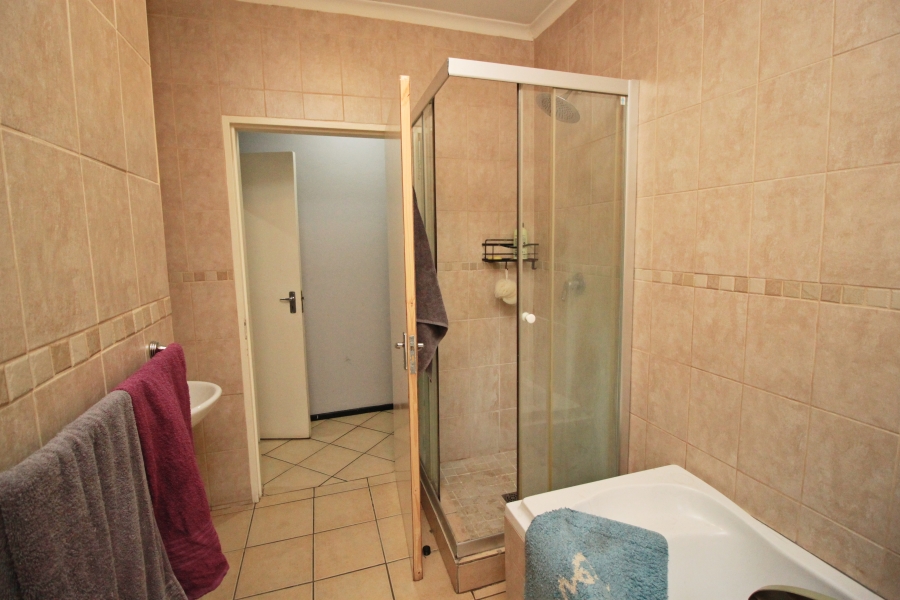 To Let 2 Bedroom Property for Rent in Sunnyrock Gauteng
