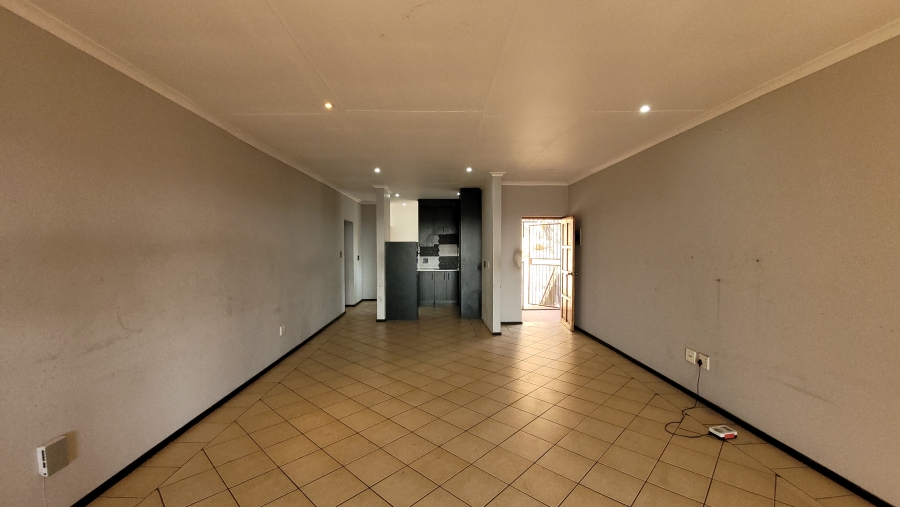 To Let 2 Bedroom Property for Rent in Sunnyrock Gauteng