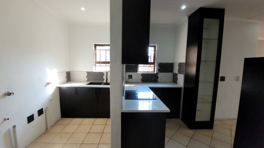 To Let 2 Bedroom Property for Rent in Sunnyrock Gauteng