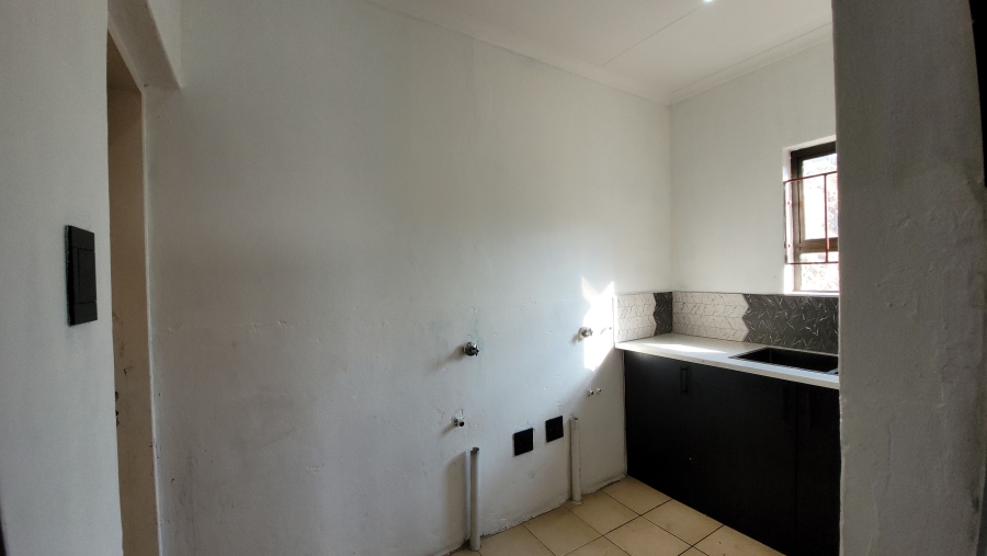 To Let 2 Bedroom Property for Rent in Sunnyrock Gauteng