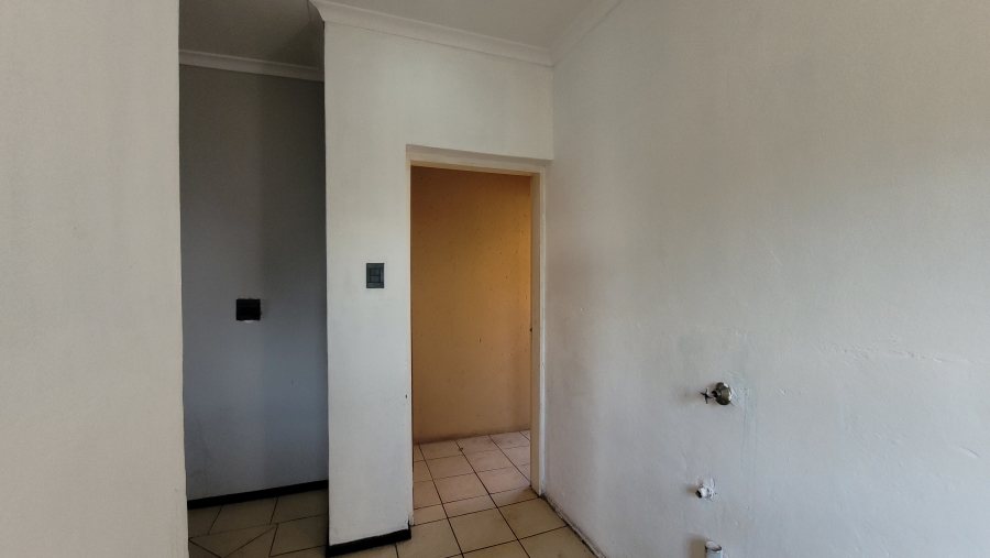 To Let 2 Bedroom Property for Rent in Sunnyrock Gauteng