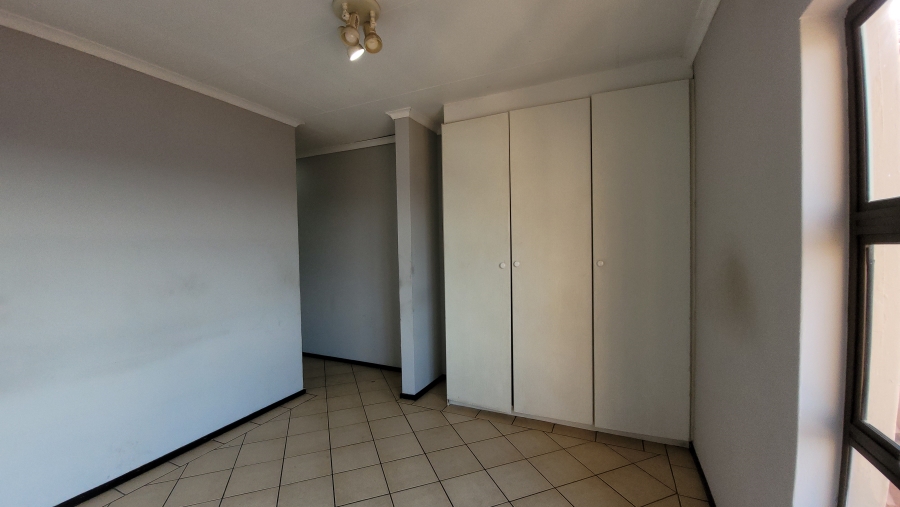 To Let 2 Bedroom Property for Rent in Sunnyrock Gauteng