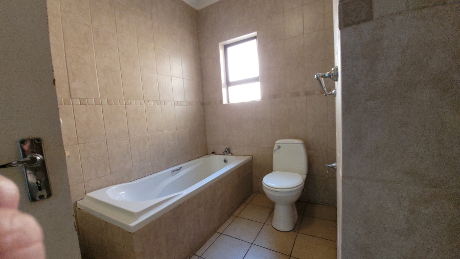To Let 2 Bedroom Property for Rent in Sunnyrock Gauteng