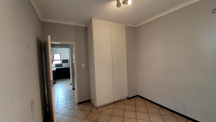 To Let 2 Bedroom Property for Rent in Sunnyrock Gauteng