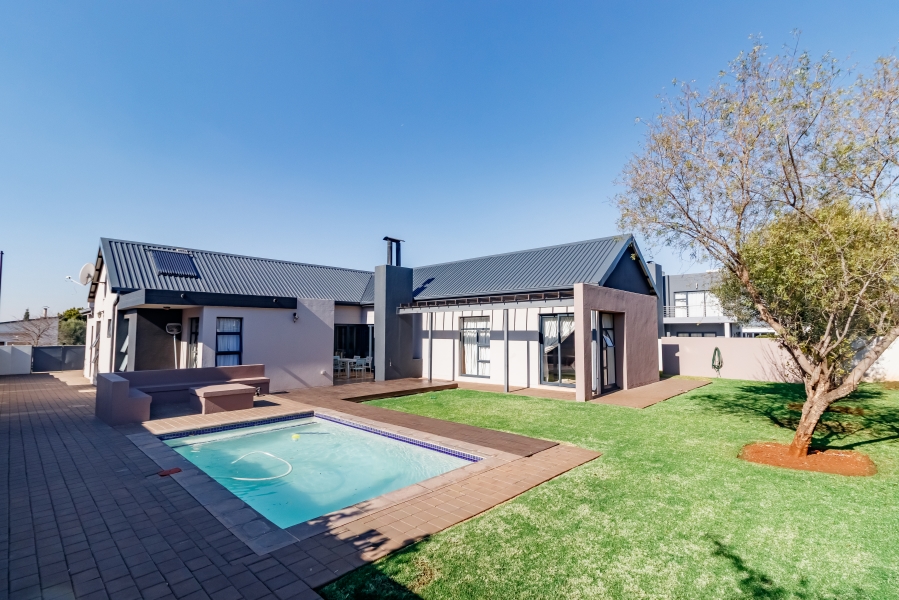 4 Bedroom Property for Sale in Midstream Estate Gauteng