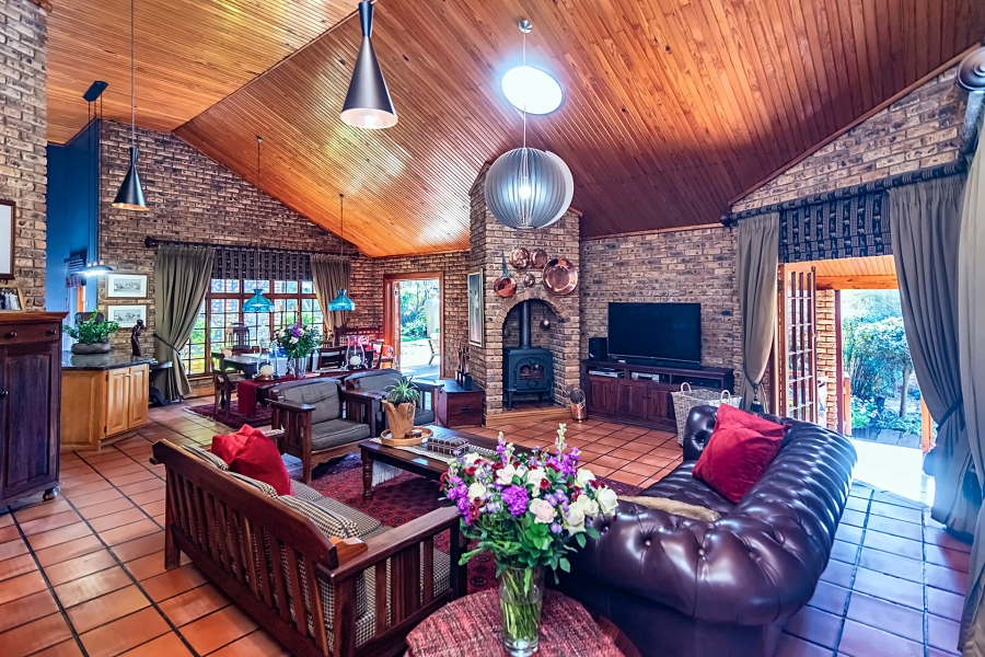 4 Bedroom Property for Sale in Eldoraigne Gauteng