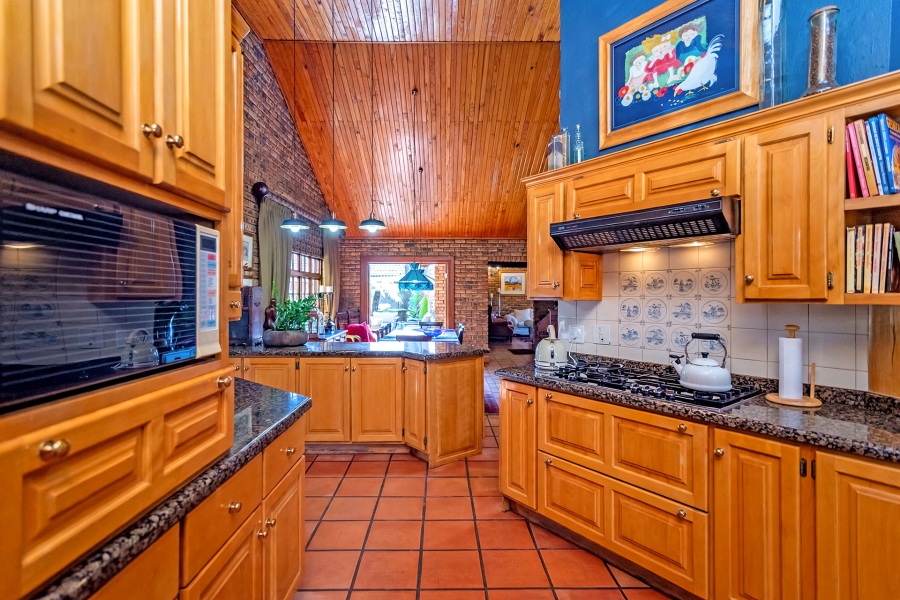 4 Bedroom Property for Sale in Eldoraigne Gauteng