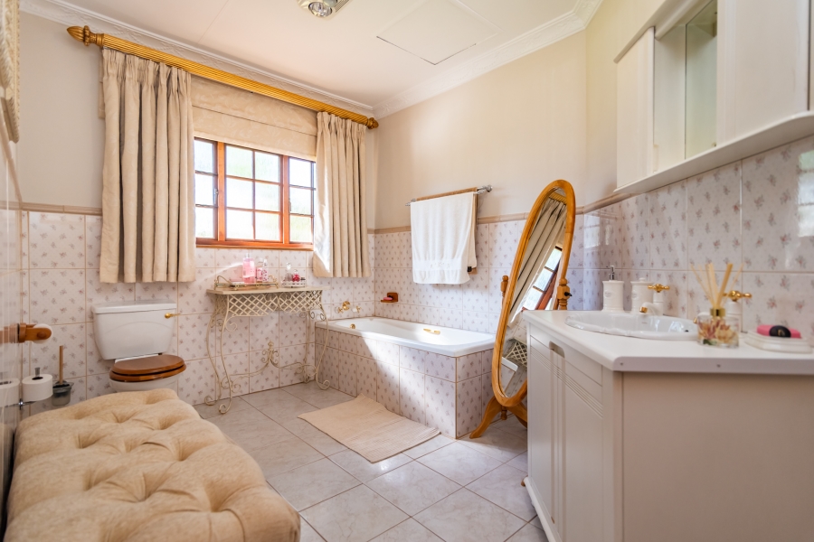 4 Bedroom Property for Sale in Eldoraigne Gauteng