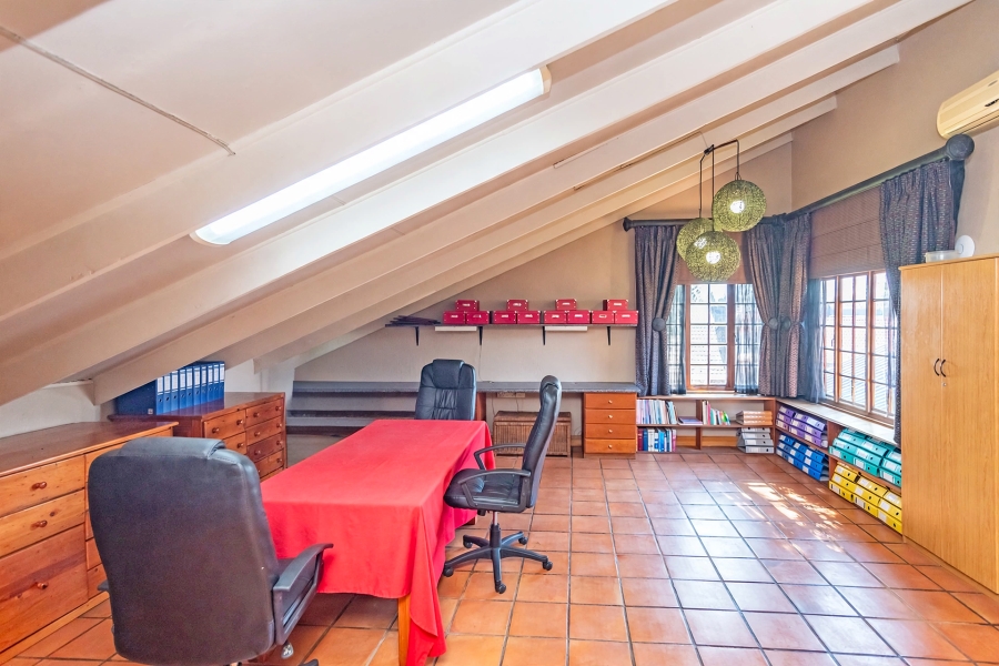 4 Bedroom Property for Sale in Eldoraigne Gauteng