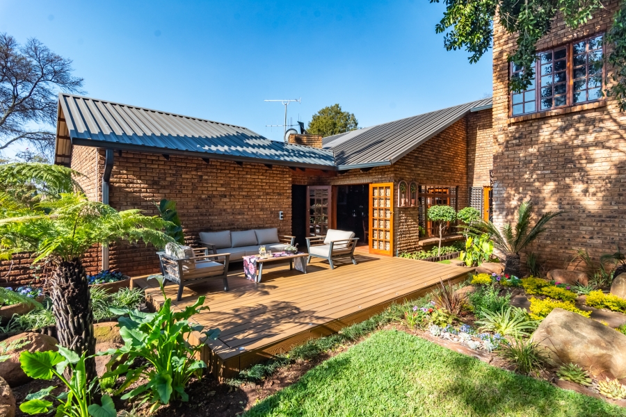 4 Bedroom Property for Sale in Eldoraigne Gauteng
