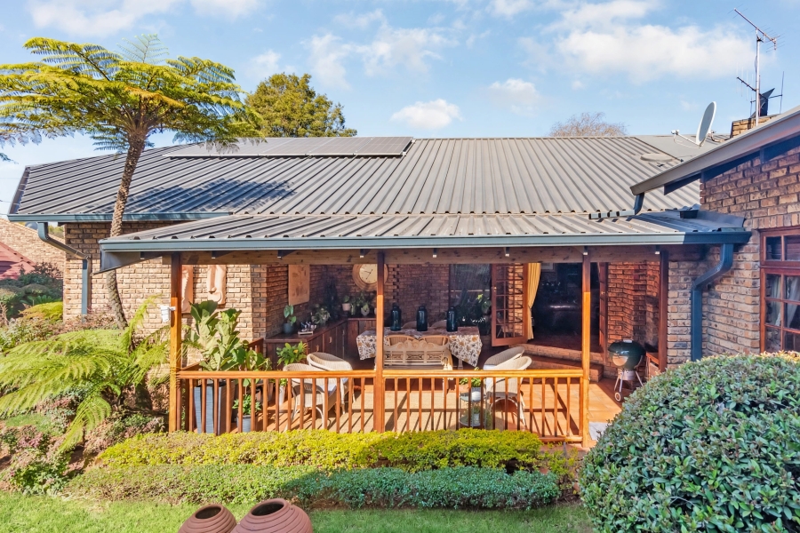 4 Bedroom Property for Sale in Eldoraigne Gauteng