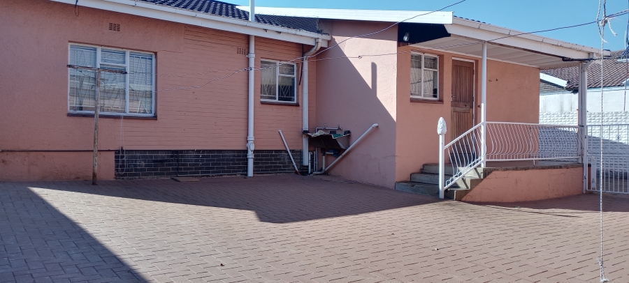 3 Bedroom Property for Sale in Bosmont Gauteng