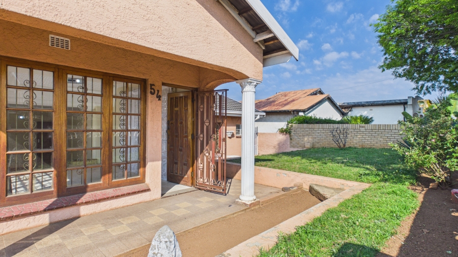 3 Bedroom Property for Sale in Bosmont Gauteng