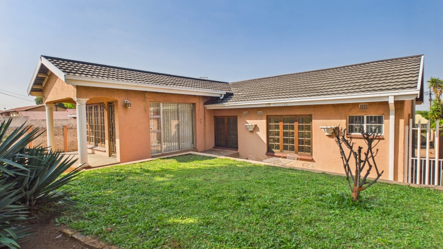 3 Bedroom Property for Sale in Bosmont Gauteng