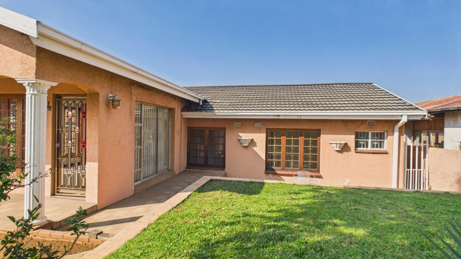 3 Bedroom Property for Sale in Bosmont Gauteng