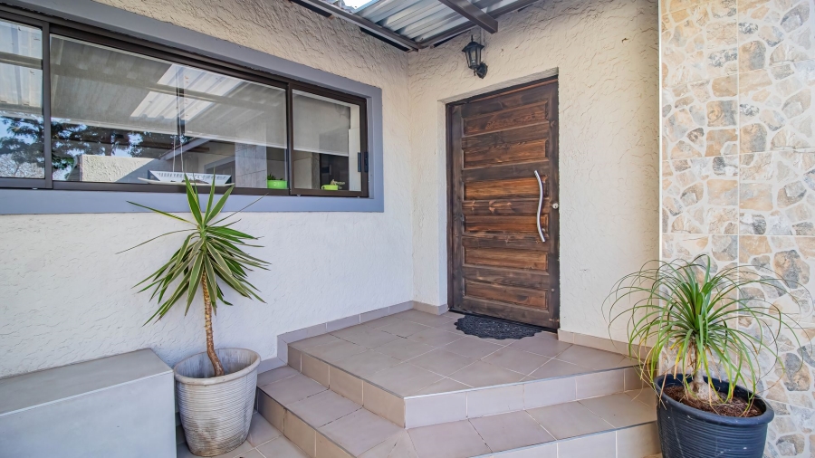 4 Bedroom Property for Sale in Kibler Park Gauteng