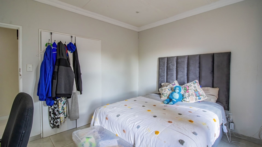 4 Bedroom Property for Sale in Kibler Park Gauteng