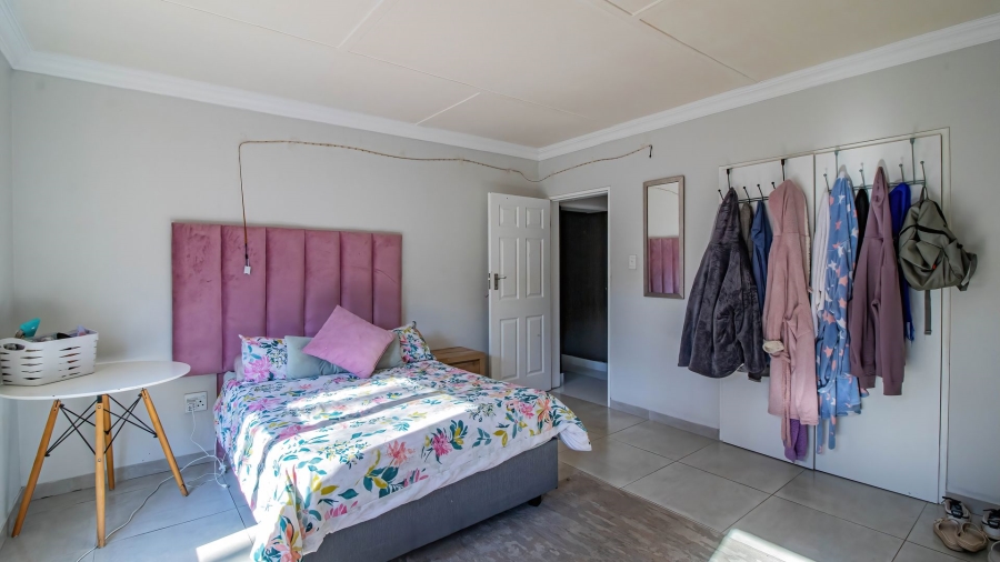 4 Bedroom Property for Sale in Kibler Park Gauteng