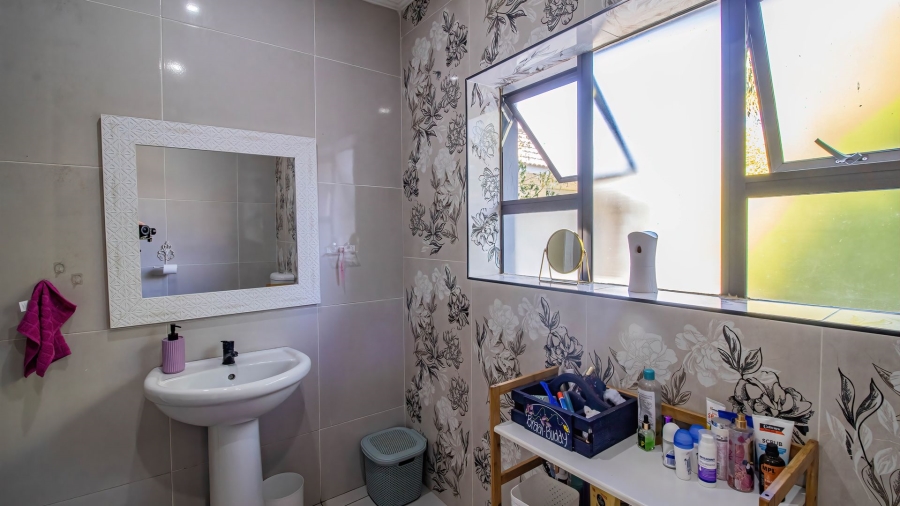 4 Bedroom Property for Sale in Kibler Park Gauteng