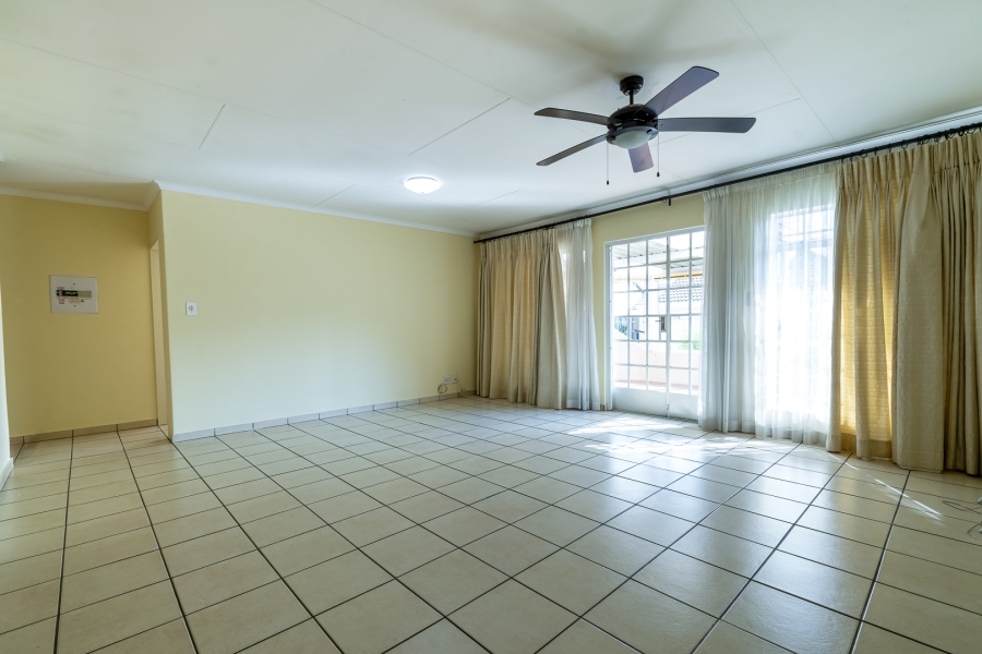 2 Bedroom Property for Sale in Die Wilgers Gauteng