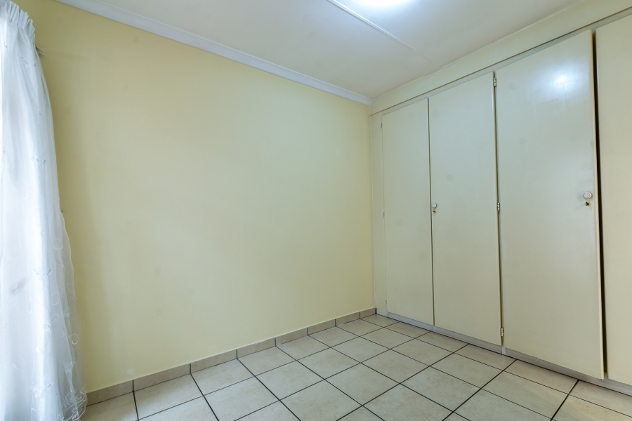 2 Bedroom Property for Sale in Die Wilgers Gauteng