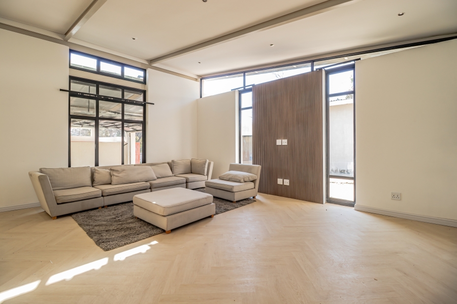 To Let 2 Bedroom Property for Rent in Bryanston Gauteng