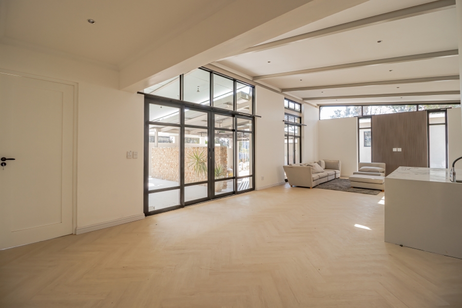 To Let 2 Bedroom Property for Rent in Bryanston Gauteng