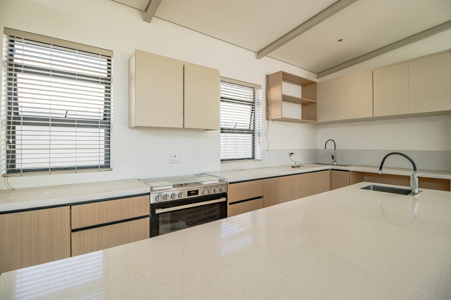 To Let 2 Bedroom Property for Rent in Bryanston Gauteng