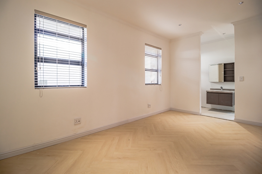 To Let 2 Bedroom Property for Rent in Bryanston Gauteng