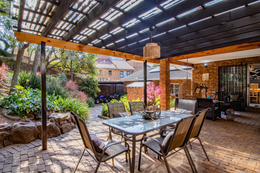 3 Bedroom Property for Sale in Bassonia Gauteng